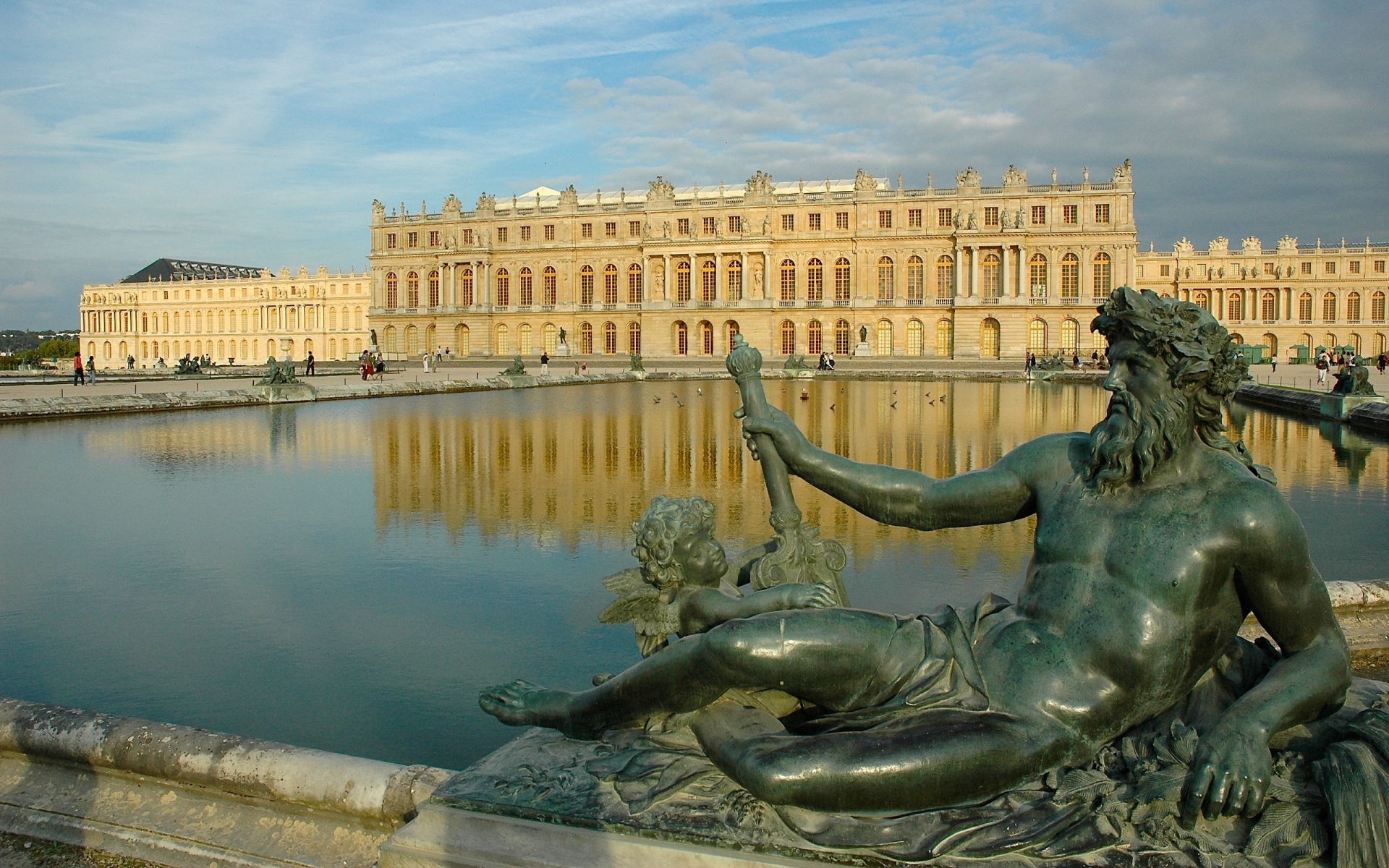 /images-articles/20033/box1/1-Chateau-de-Versailles-Sex-Lies-and-the-Guillotine-sm.jpg
