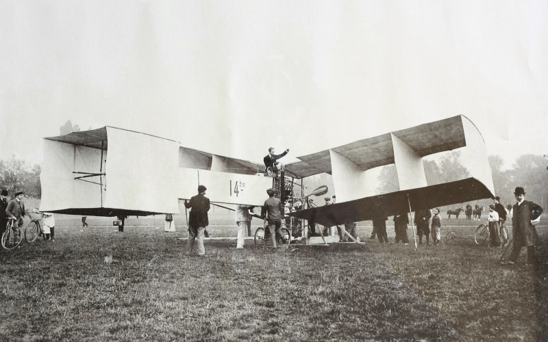 Paris, October 1906, Alberto Santos Dumont, Flew 196 Feet