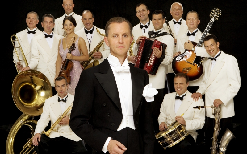 Max Raabe and the Palast Orchestra