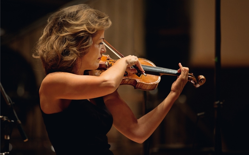 Anne-Sophie Mutter, a Rapturous Goddess and her Stradivarius